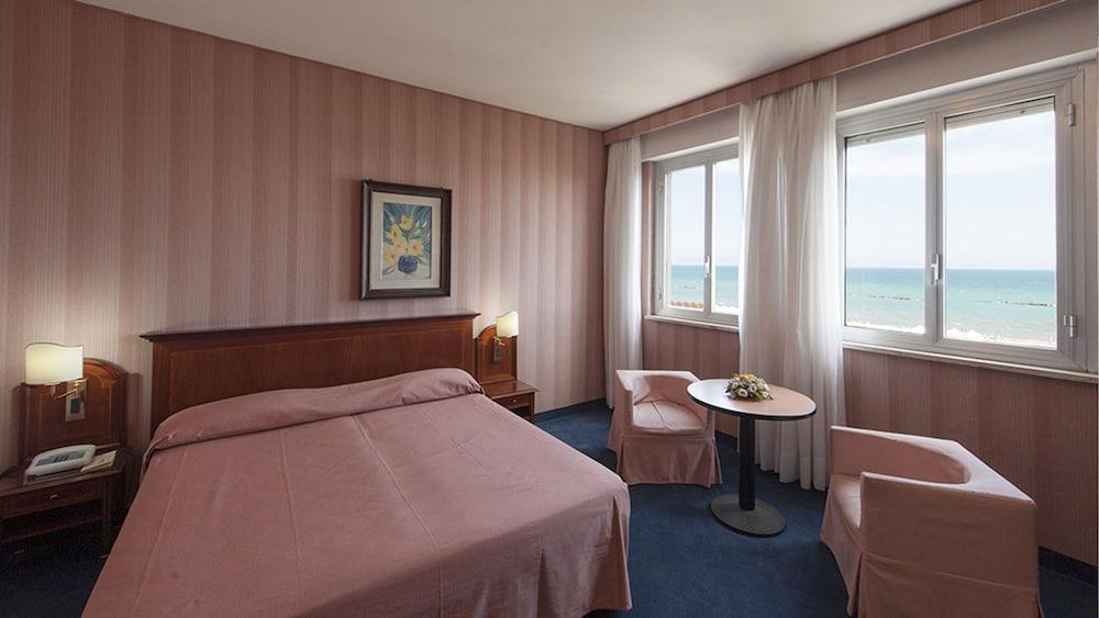 Hotel Esplanade بيسكارا المظهر الخارجي الصورة