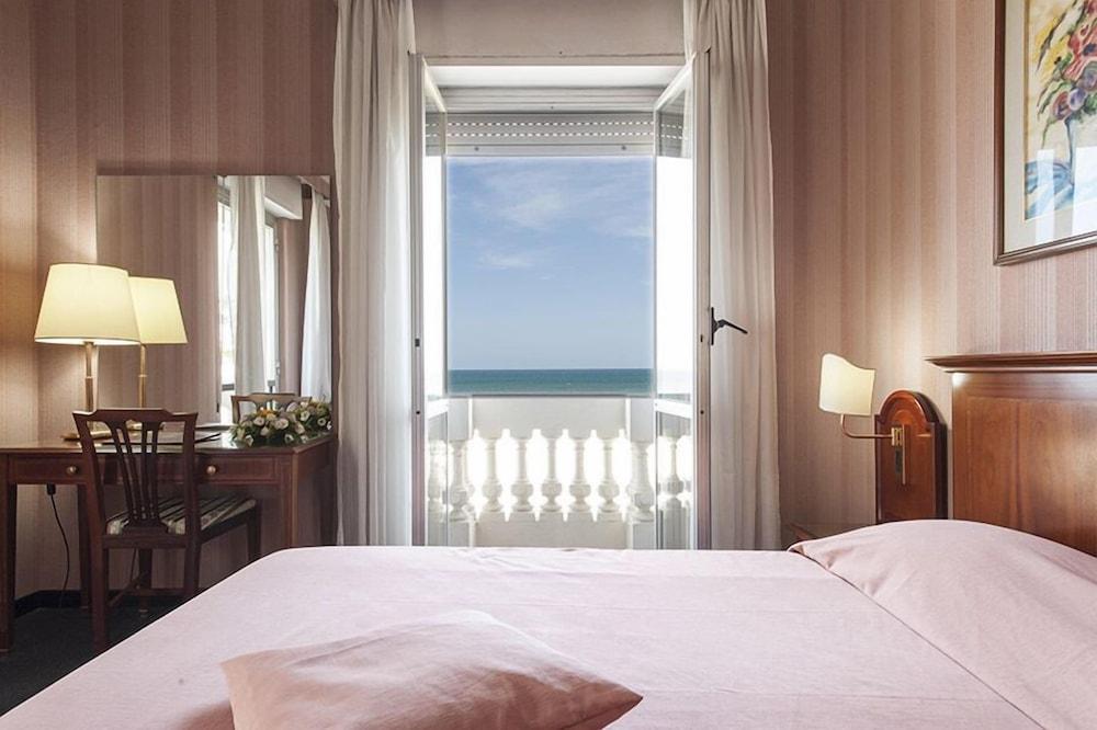 Hotel Esplanade بيسكارا المظهر الخارجي الصورة
