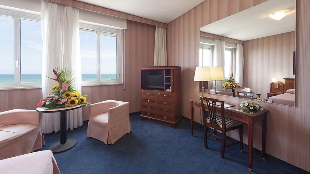 Hotel Esplanade بيسكارا المظهر الخارجي الصورة